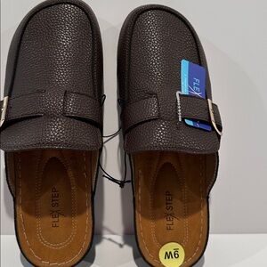 NWT Flex Step Black Slip-On Clogs with Goldtone Adjustable Buckle on the side.